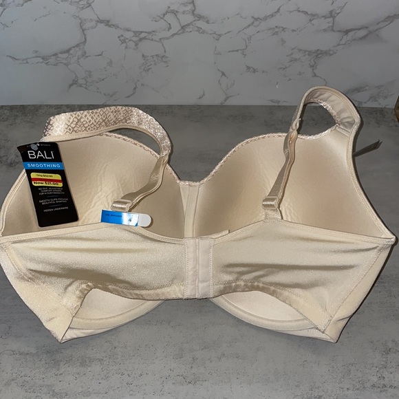 NWT Bali Smoothing Bra - Picture 3 of 3